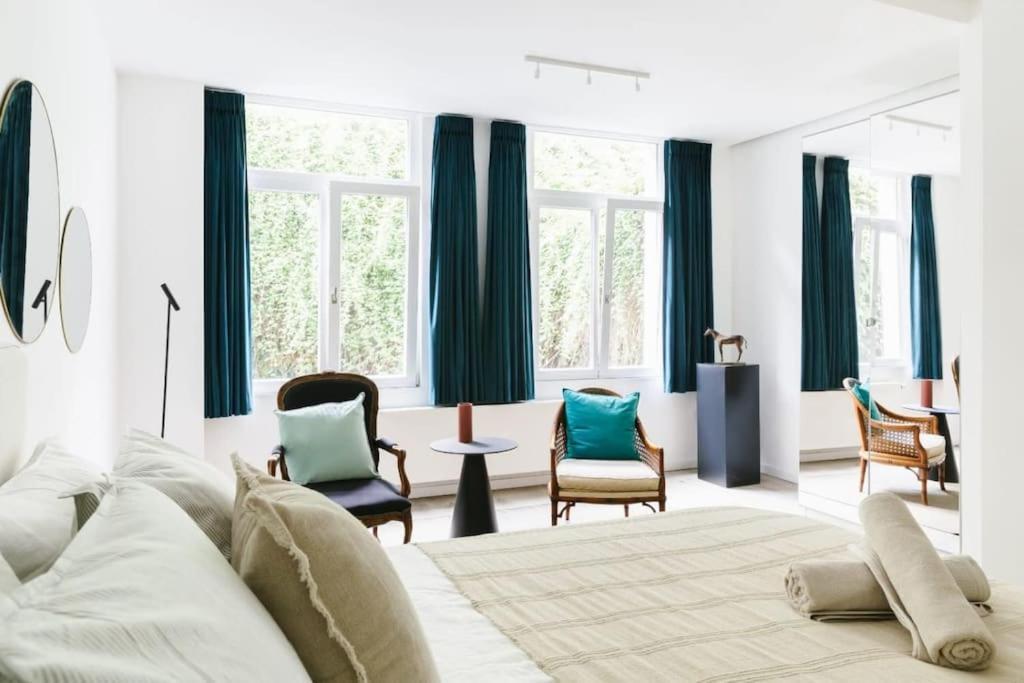 High-end 3bdr @ Center Apartment
