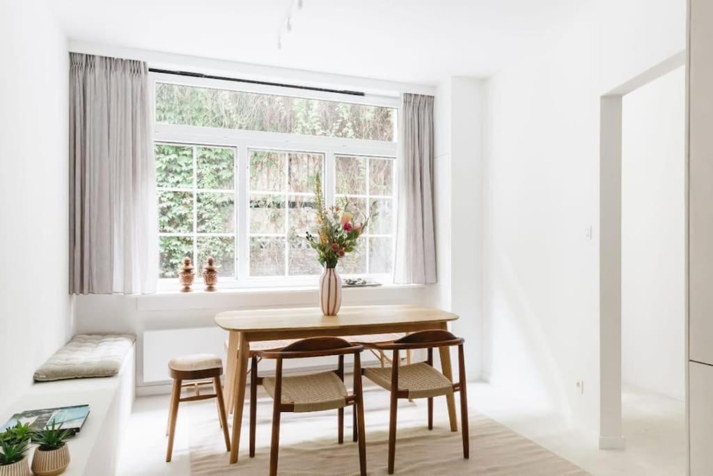 High-end 3bdr @ Center Apartment