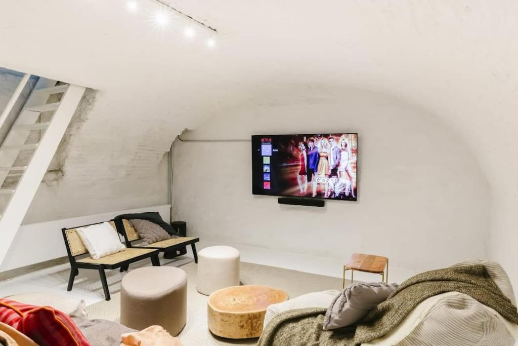 Apartment High-end 3bdr @ Center *