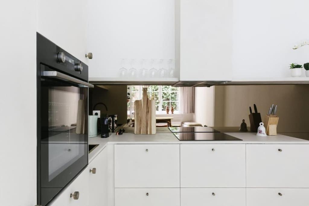 High-end 3bdr @ Center